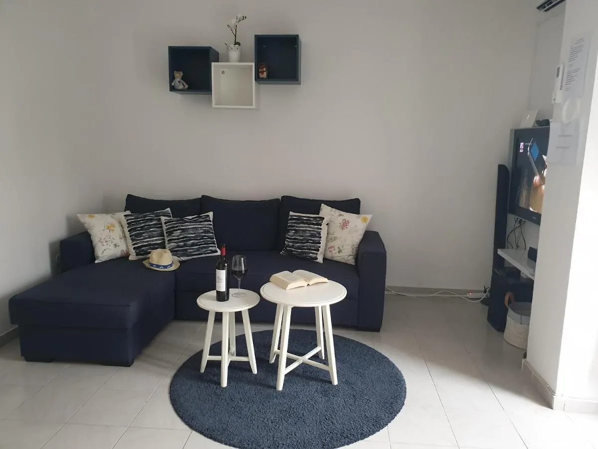 Apartman A7 Njivice 0*,  Croatia